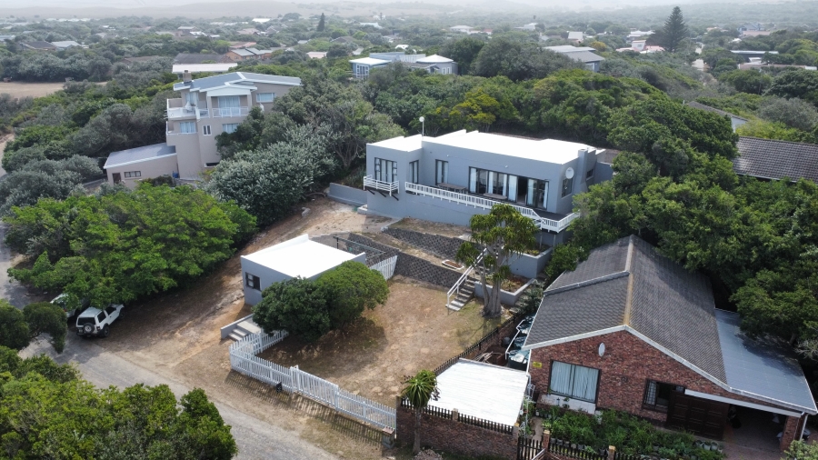 4 Bedroom Property for Sale in Boknesstrand Eastern Cape